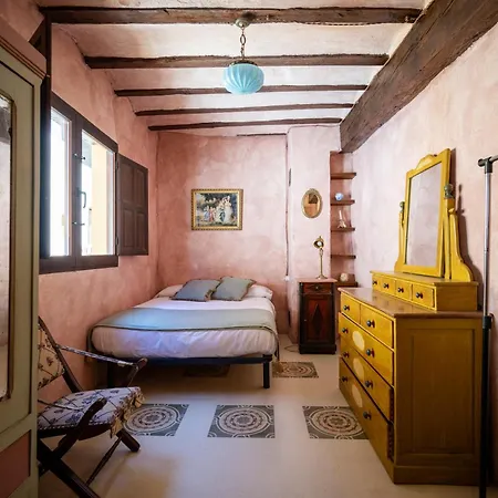 Feriehus Casa Medieval Rakkana - En La Villa De Requena *